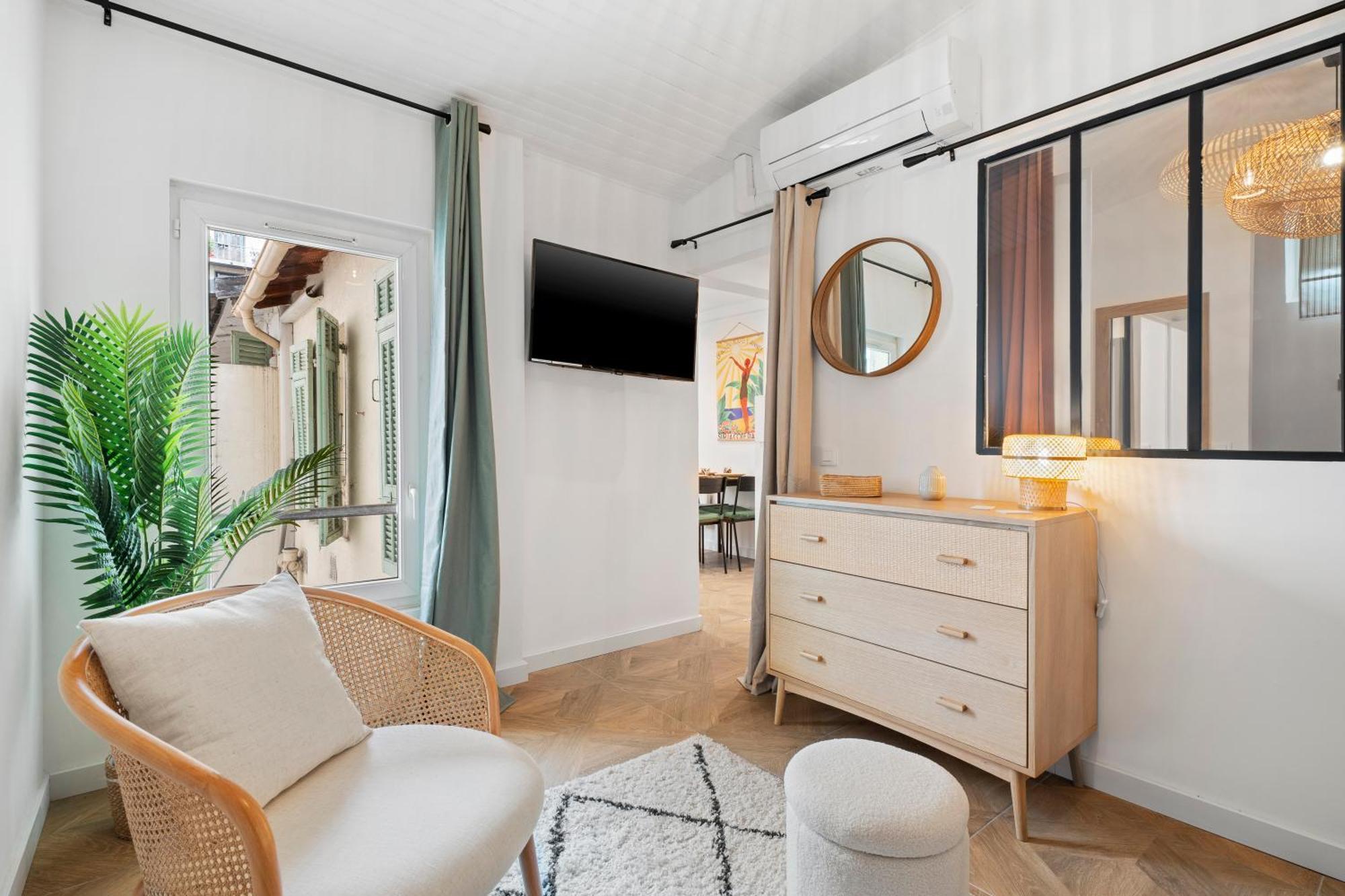 Renting - Barberis - Unique Getaway 2-room With Rooftop Terrace